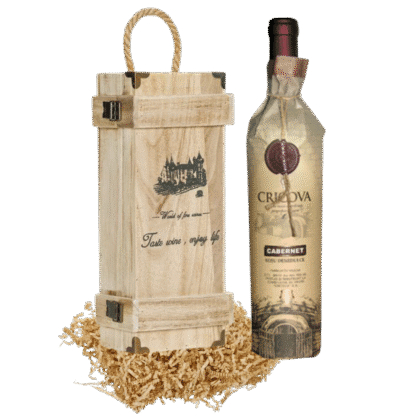 Pachet cadou rustic cu vin Cricova Cabernet Sauvignon în ladă de lemn